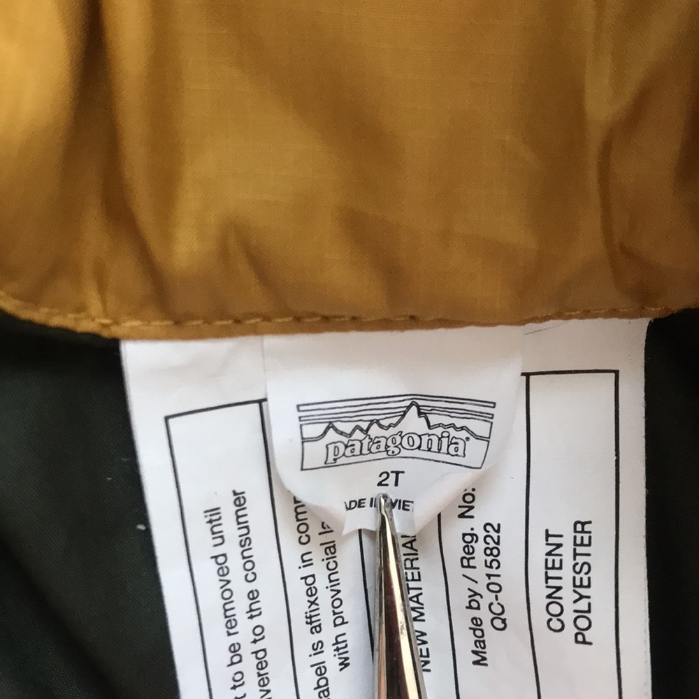 Patagonia Reversible Jacket (size 2T) - Picture 11 of 11